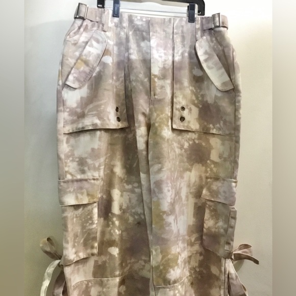 NWT AKIRA ‘Quinn’ Relaxed Cargo Pants - Picture 6 of 15